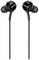 Zwarte bedrade in-ear koptelefoon met Samsung-logo op de oordopjes, verticaal naast elkaar geplaatst.