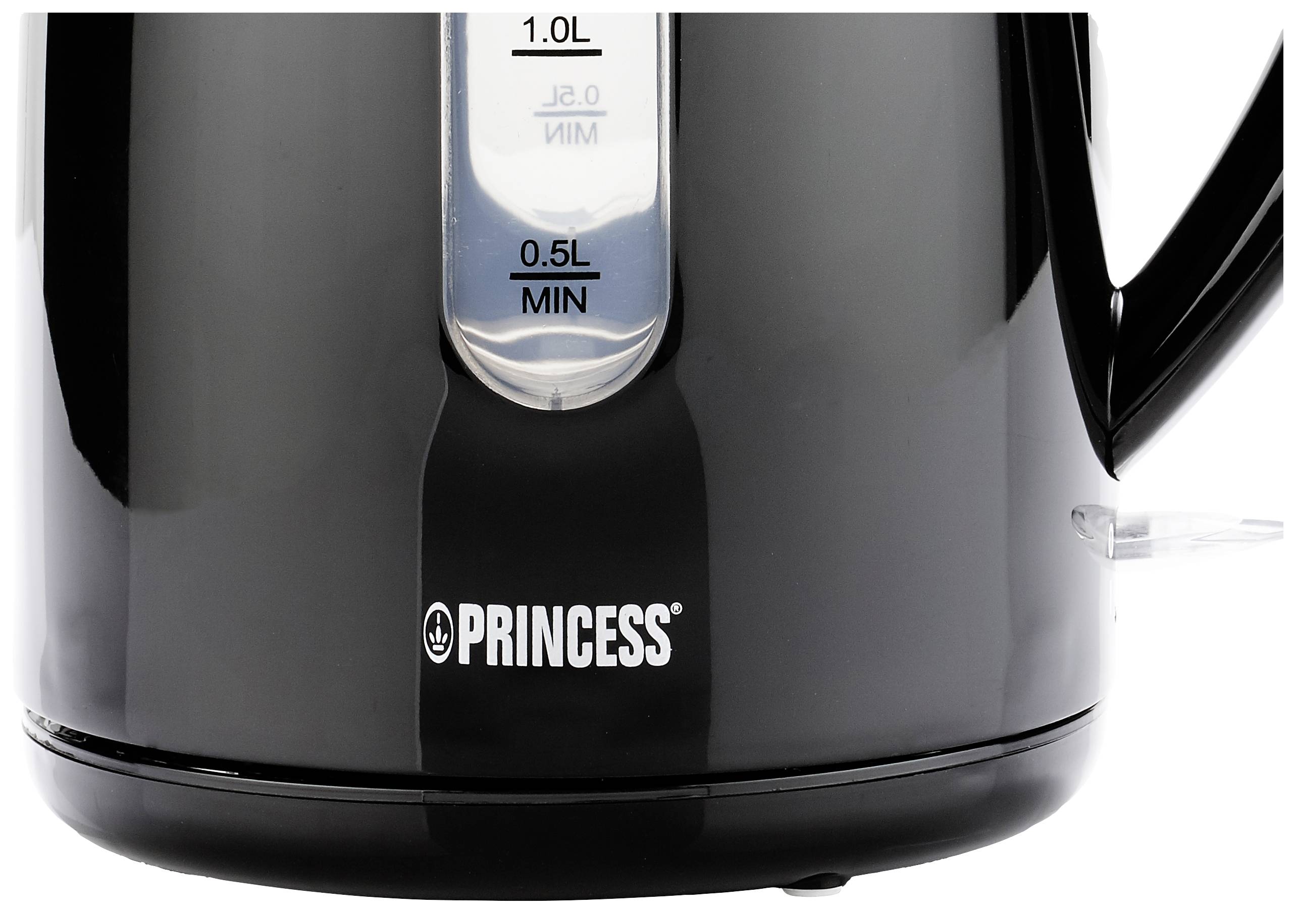 Een zwarte waterkoker met een transparante waterstandsindicator toont metingen van 0,5 tot 1,0 liter. Merk 'Princess'.