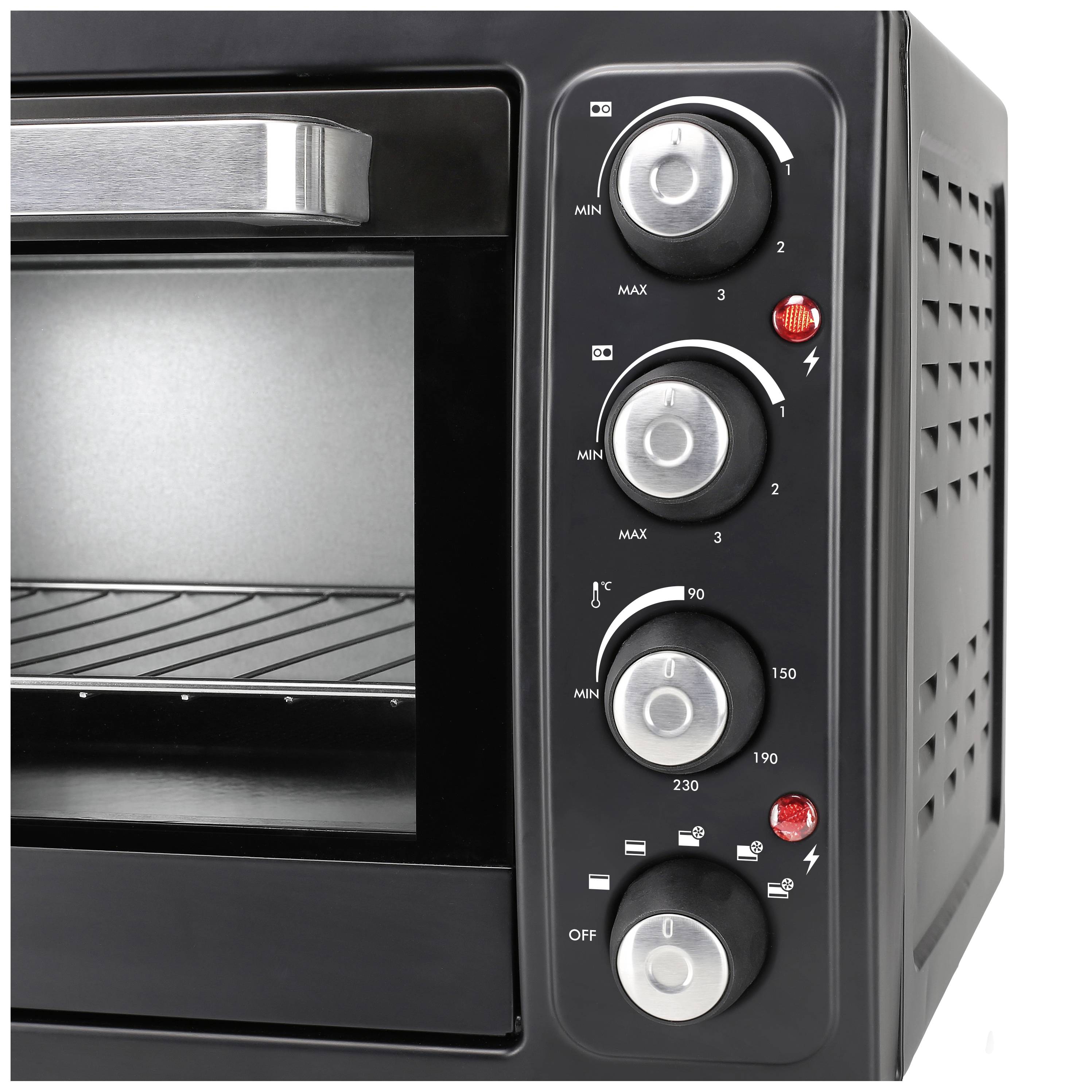 Zwarte oven met zilveren handgreep, vier draaiknoppen voor het instellen van temperatuur, tijd en bereidingsmodi.