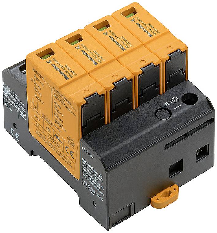 Een vierpolige overspanningsbeveiliging met oranje verwisselbare modules en technische specificaties gedrukt op de zijkant.