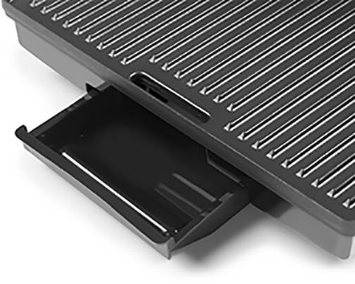 Elektrische grill met uitneembare vetopvangbak, geschikt voor binnen. Subtiel, modern design van metaal.