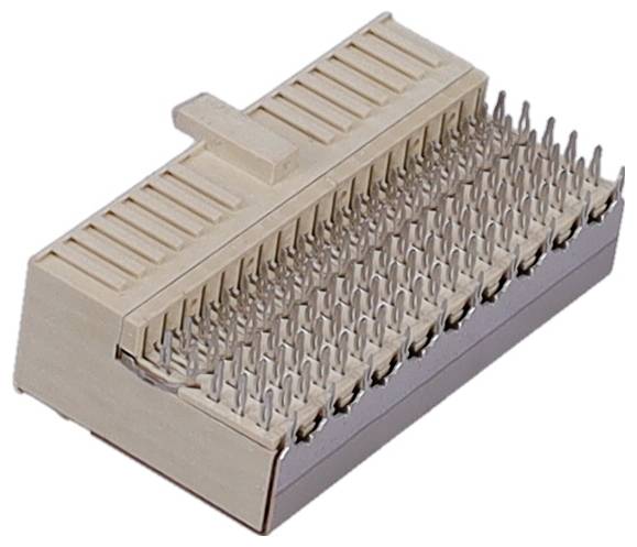 Een crèmekleurige kunststof elektrische connector met meerdere metalen pinnen die uit één zijde steken, gebruikt voor het bedraden van elektronische apparaten.