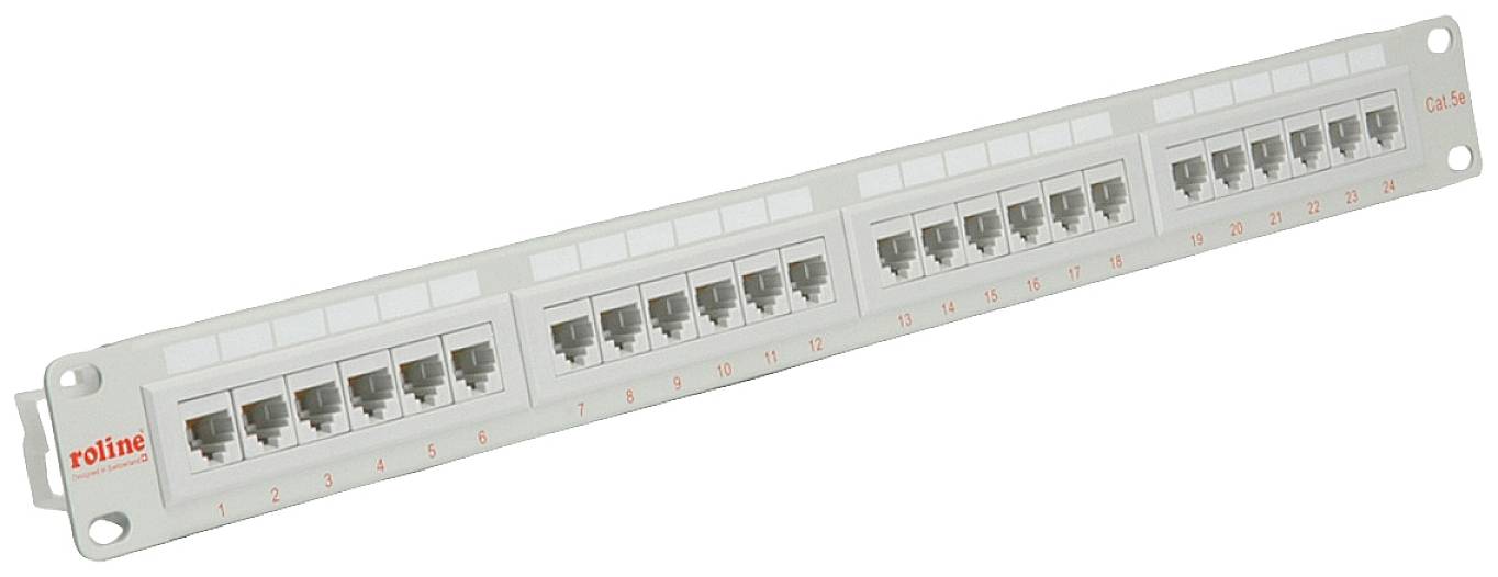 Patchpanel met 24 RJ45-poorten voor het beheren van netwerkverbindingen, geschikt voor gestructureerde bekabeling in server- of netwerkkastjes.
