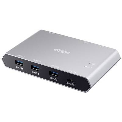 Zilveren USB-hub met vier aansluitingen aan de voorkant, gemarkeerd van SSC 1 tot SSC 4. Bovenkant is voorzien van het logo.