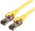 Twee gele Ethernet-kabels met RJ45-connectoren.