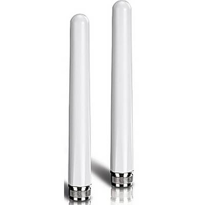 Twee witte antennes staan rechtop naast elkaar op een oppervlak voor een witte achtergrond.