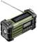 Een draagbare radio met antenne en zonnepaneel, toont FM-frequentie 97,4 MHz op het display. Het heeft robuuste zwarte hoeken en groene zijkanten.