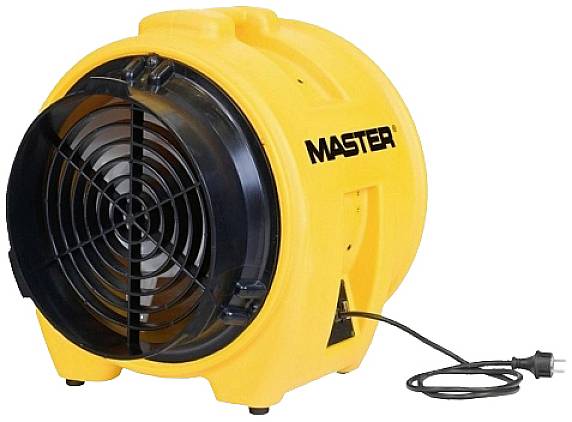 Geel blazapparaat met zwart ventilatierooster en stroomkabel. Gemerkt met 'MASTER'. Gebruikt voor ventilatie of droging.