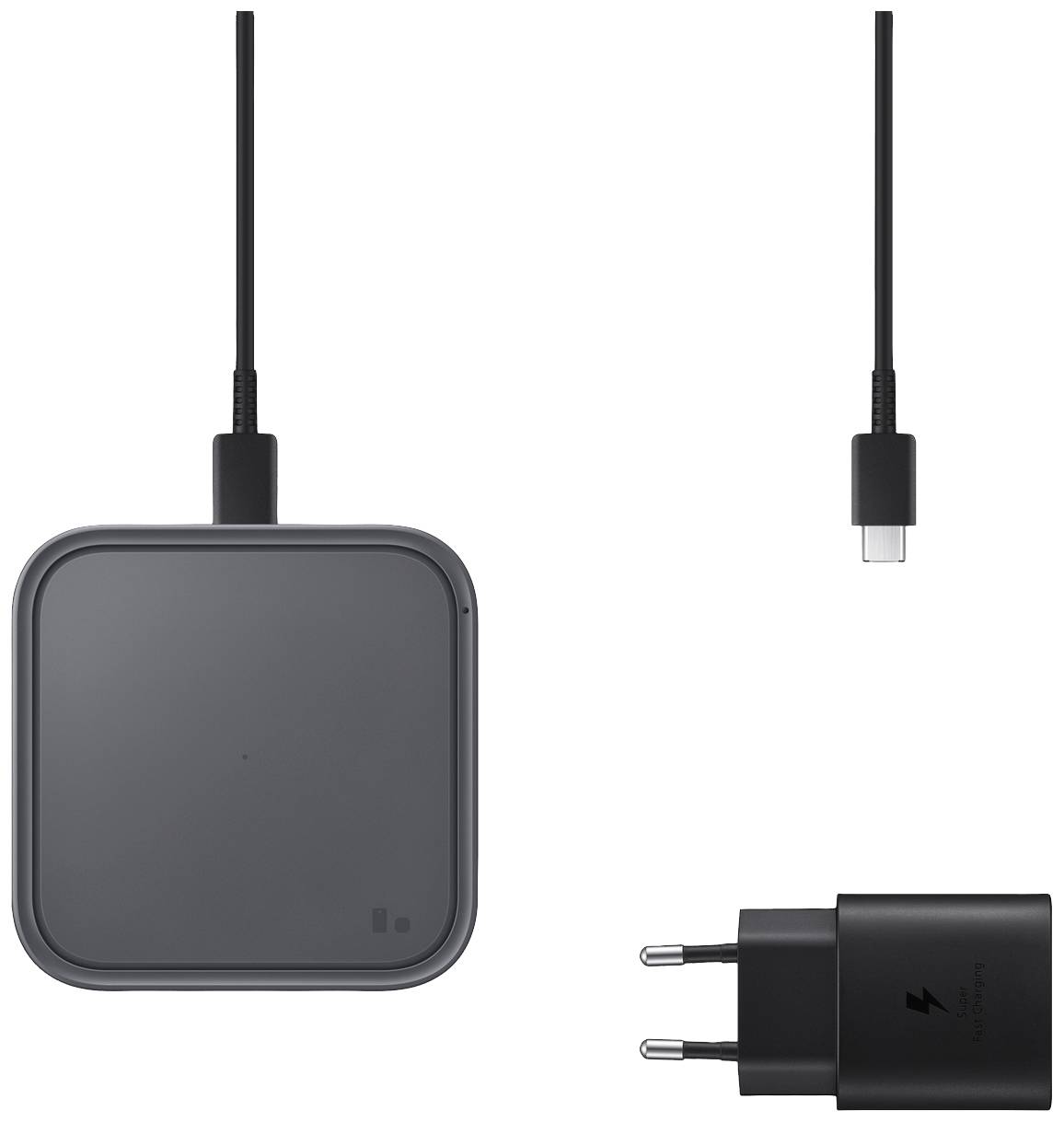 Vierkant, zwart draadloos oplaadstation met USB-kabel en netstekker. Bovenaan bevindt zich de USB-C-connector; onderaan de netstekker.