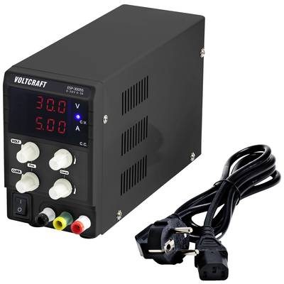 Een zwart laboratorium-voedingsapparaat met LED-display voor spanning- en stroomweergave (30,0 V, 5,00 A). Ernaast ligt een voedingskabel.