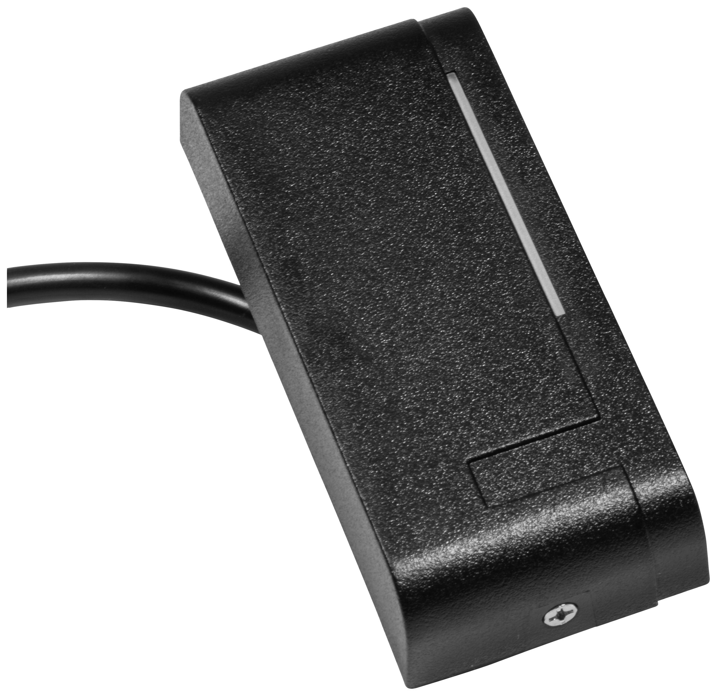 Een zwarte magnetische kaartlezer met kabel, licht schuin geplaatst. De lezer heeft bovenaan een sleuf. Minimalistisch ontwerp.