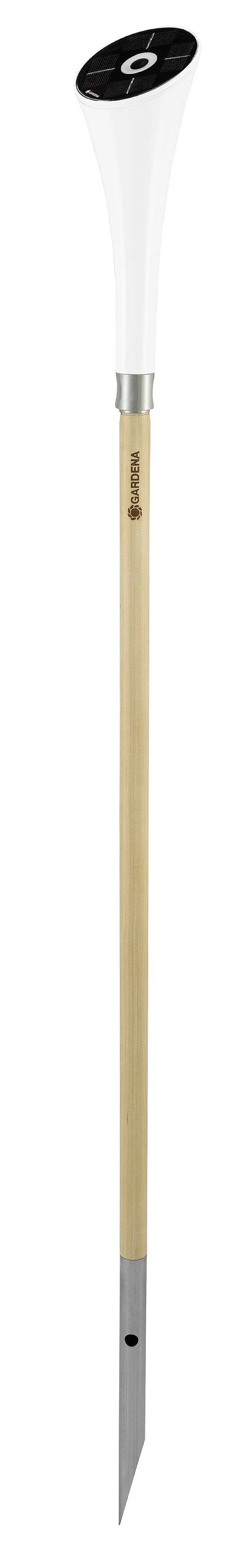 Een houten stok met een metalen punt onderaan en een witte handgreep bovenaan. Geschikt voor tuin- of gereedschapswerkzaamheden.
