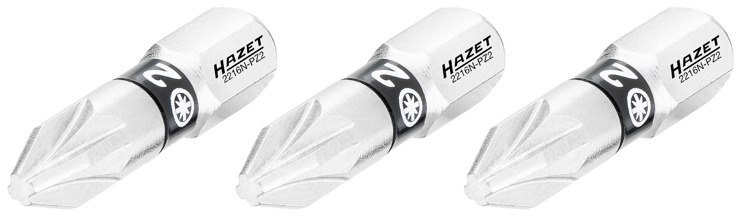 Drie zilveren schroevendraaier-bits met kruiskop. Merknaam HAZET en artikelnummer 2200-PZ2 zijn op elke bit gedrukt.