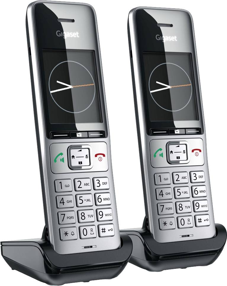 Twee draadloze telefoons staan naast elkaar op hun laadstations. Ze hebben een modern design en grote toetsen.