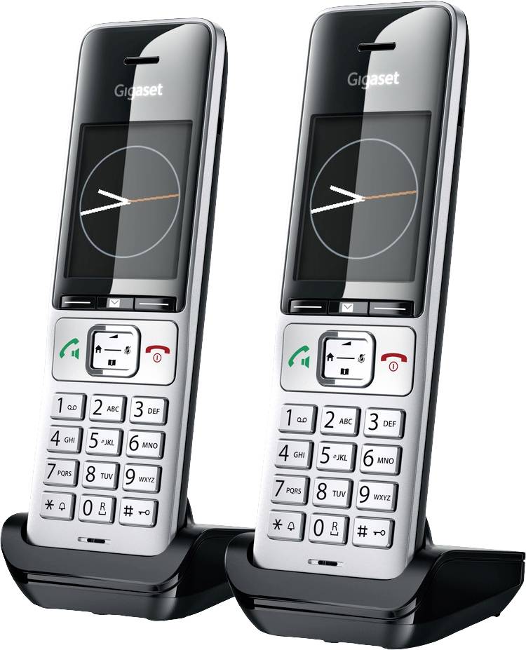 Twee draadloze telefoons in laadstations. Beide met numeriek toetsenblok en display met klok.