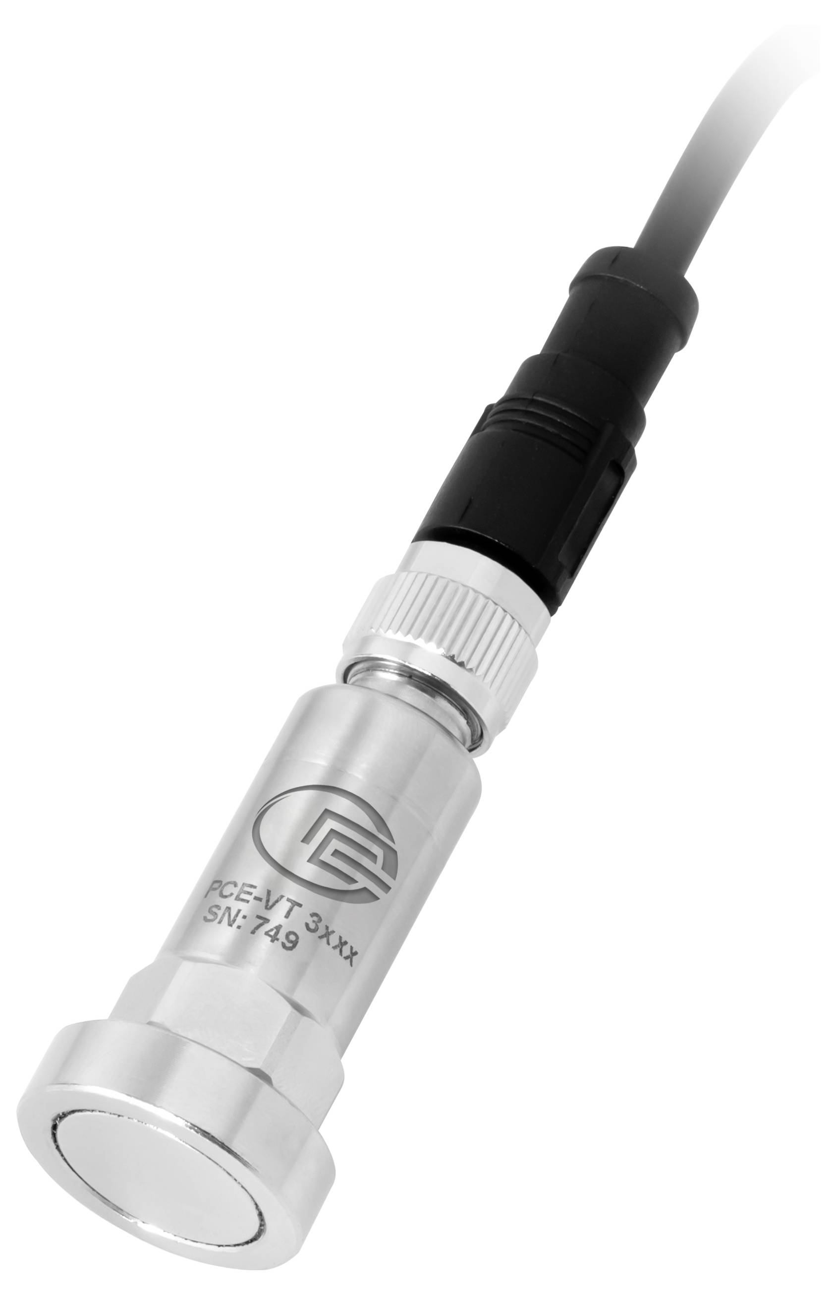 Zilveren cilindrische industriële sensor met bijgevoegde kabel, afgebeeld op een witte achtergrond.