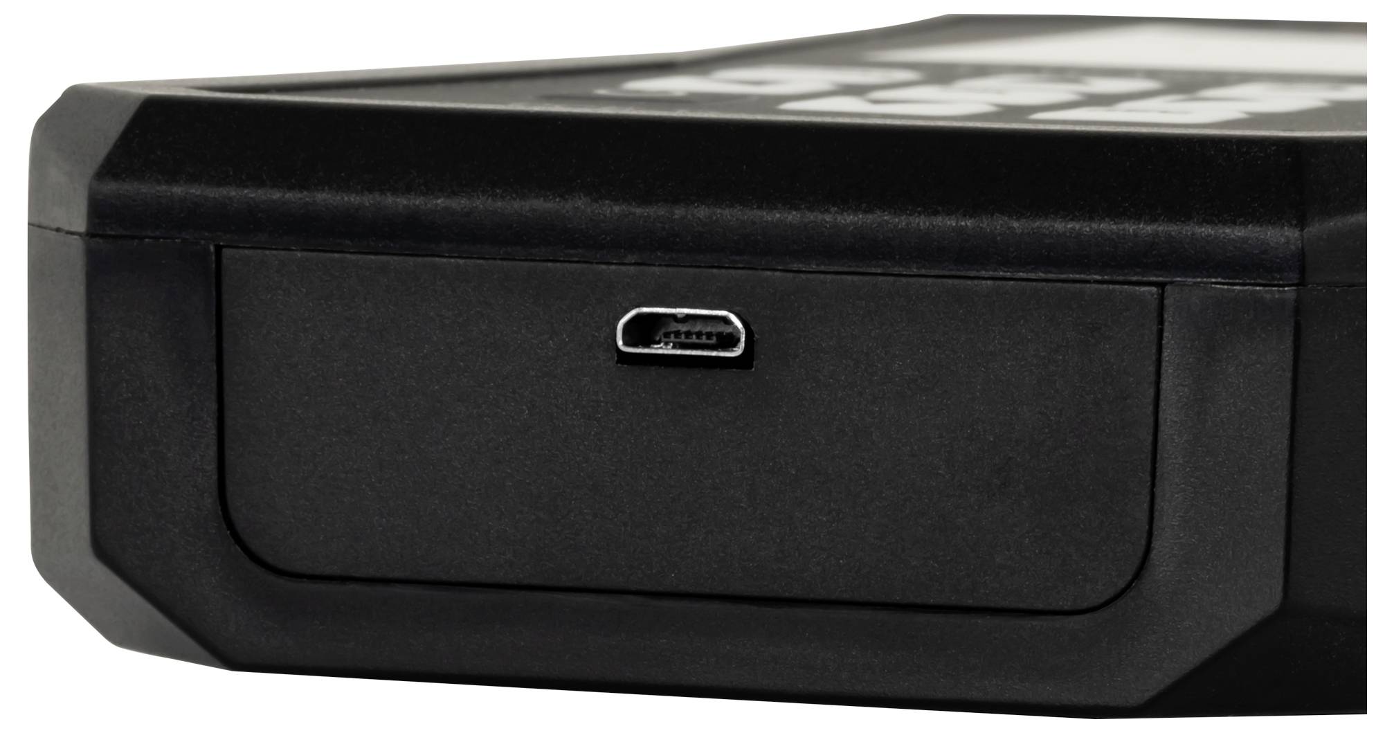 Zwart elektronisch apparaat voorkant met een gecentreerde USB-C-poort en een groot la-achtig compartiment eronder.