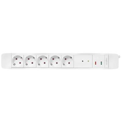 Stekkerdoos met vijf stopcontacten, USB-poorten en een verlichte schakelaar, op een witte achtergrond.