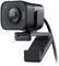 Zwarte Logitech-webcam met stoffen oppervlak en bevestigingsclip, geschikt voor monitors of laptops.