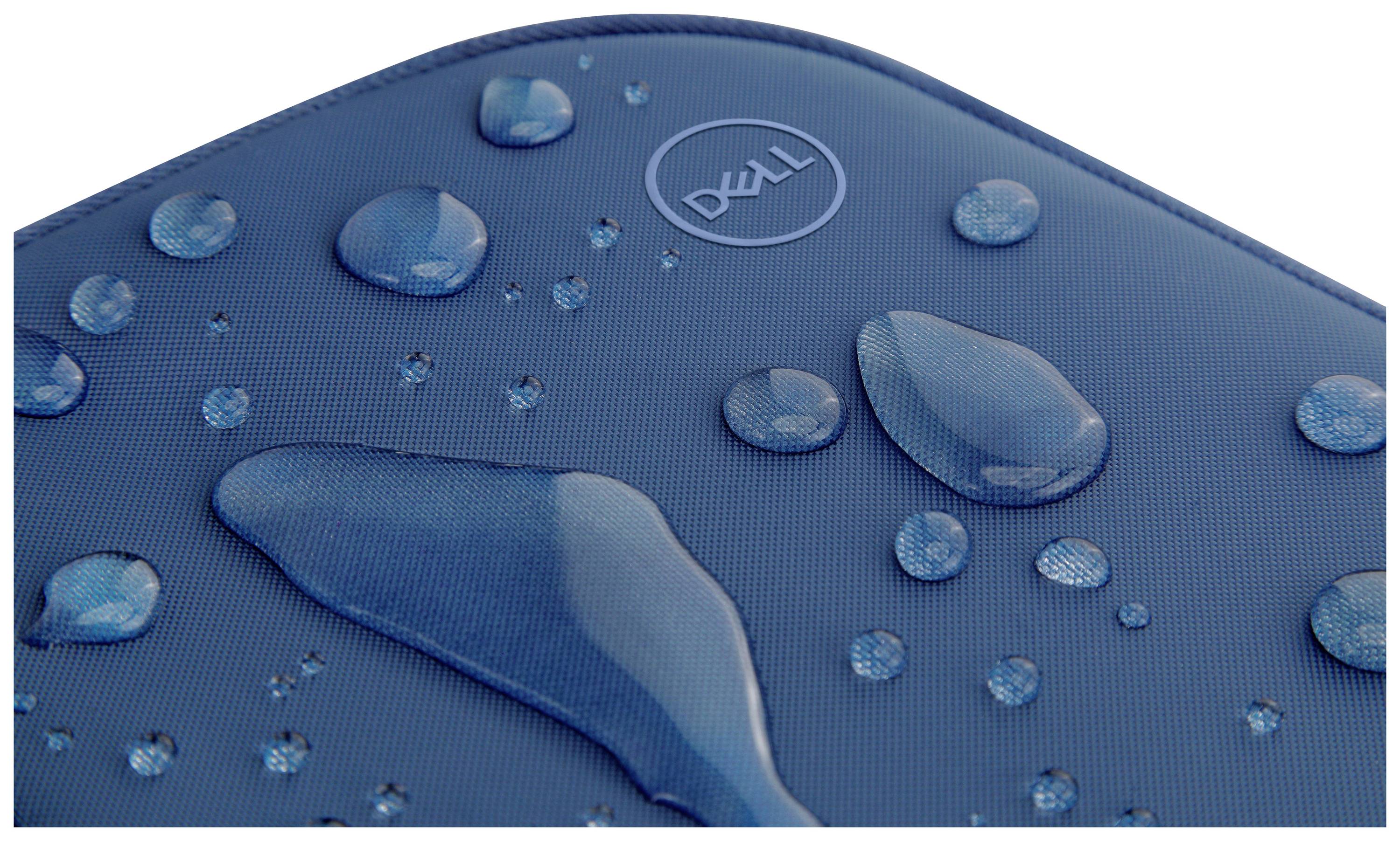 Waterdruppels op een waterbestendige blauwe behuizing met het Dell-logo.