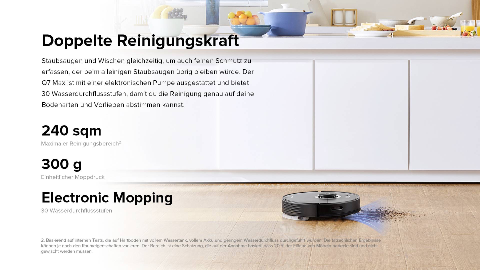 Een robotstofzuiger dweilt de vloer in een moderne keuken. Tekst benadrukt de dubbele reinigingsfunctie van dweilen en stofzuigen.
