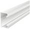 Een wit, rechthoekig kunststofprofiel met twee sleufopeningen, vaak gebruikt voor bevestiging of montage in bouwtoepassingen.