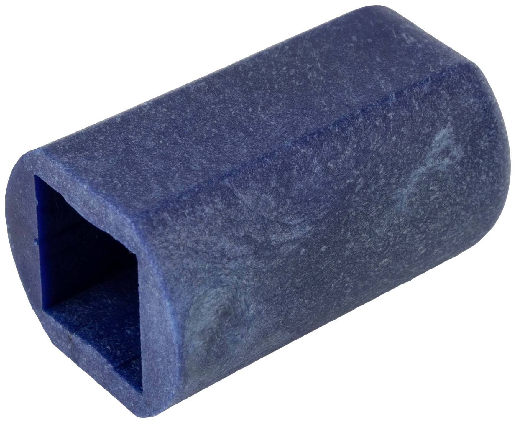 Een blauwe, rechthoekige sponsblok, licht versleten. Gebruikt voor het reinigen of schuren van oppervlakken.