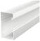 Een witte kunststof kabelgoot met rechthoekige doorsnede, geschikt voor het leggen van kabels en hun bescherming in binnenruimtes.