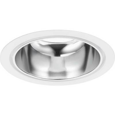 Een ronde, zilveren, glanzende schaal met een gladde rand. Hij reflecteert het licht en staat op een witte achtergrond.