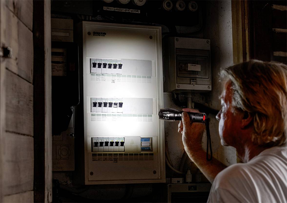 kwb Zaklamp werkt op batterijen LED Met handlus, Met stroboscoopfunctie, Instelbare puntgrootte 282 lm-2