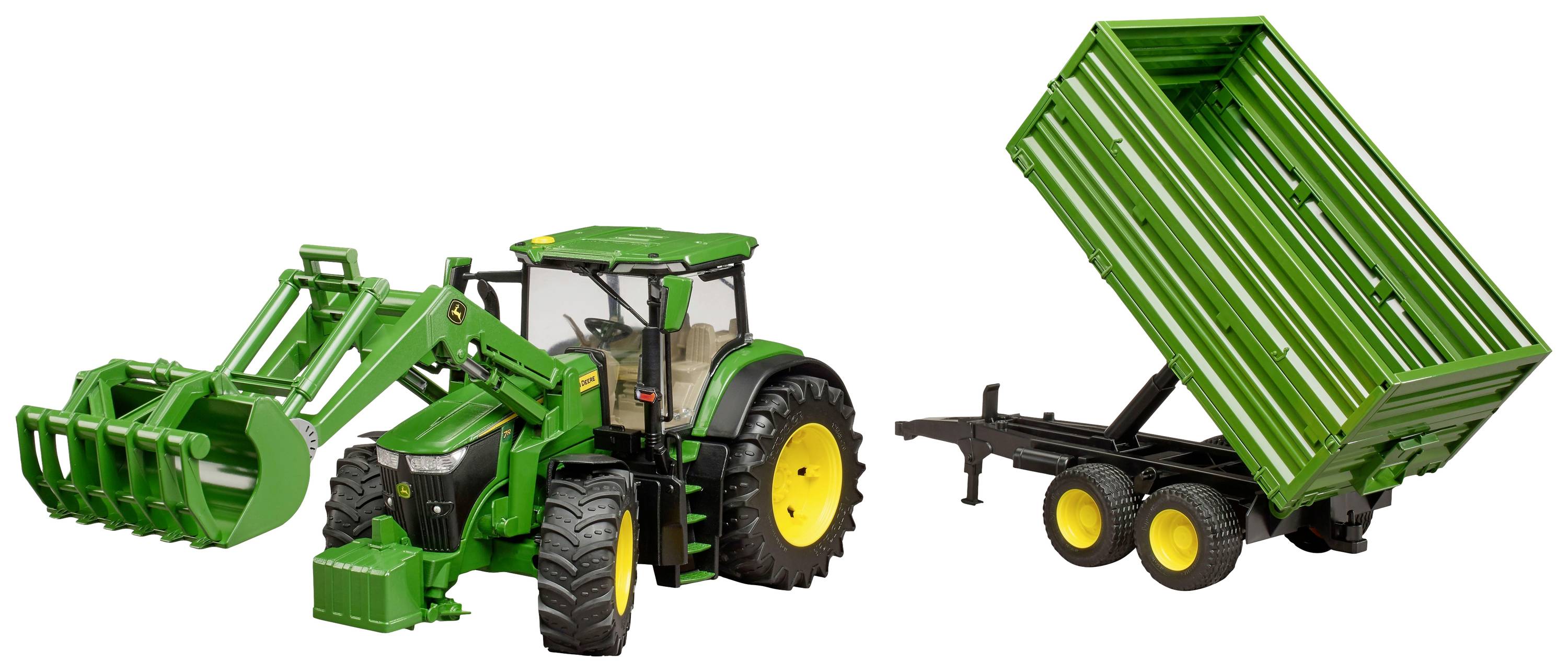Een groene tractor met voorlader staat naast een groene aanhanger met gekantelde laadvloer. Beiden zijn afgebeeld op een witte achtergrond.