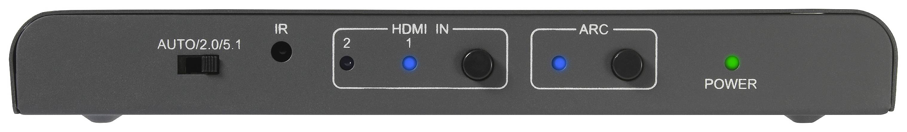 Een zwarte HDMI-switch met twee HDMI-ingangen, ARC-aansluiting, IR-ontvanger en netschakelaar. LED-indicatoren voor ingangen en stroom.