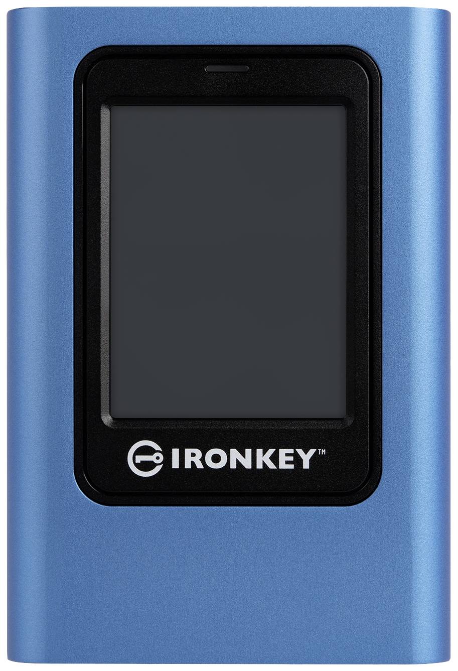 Blauwe USB-stick met een zwart scherm en het 'Ironkey'-logo. Het apparaat heeft een slanke vormgeving en wordt gebruikt voor veilige gegevensopslag.