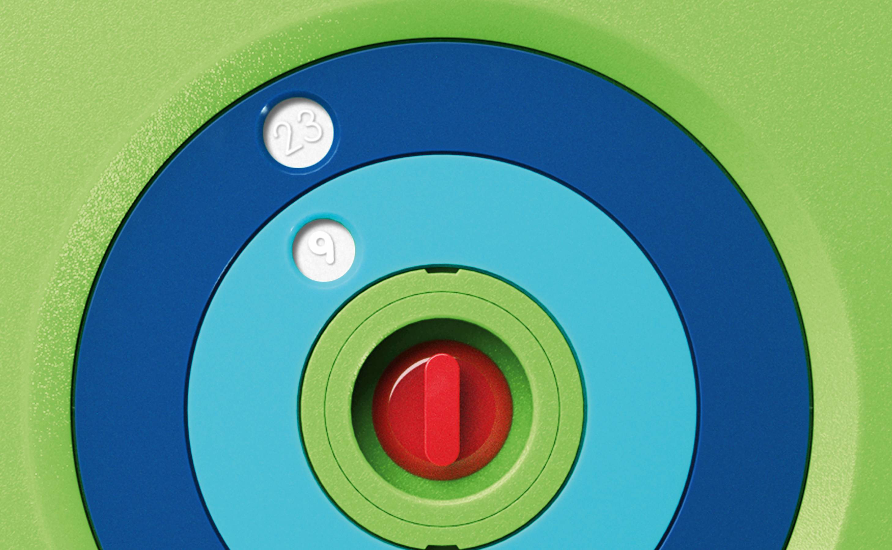 Cirkelvormig kleurpatroon: Groene achtergrond met blauwe en turquoise ringen en twee kleine witte cirkels met de cijfers '23' en '9'.