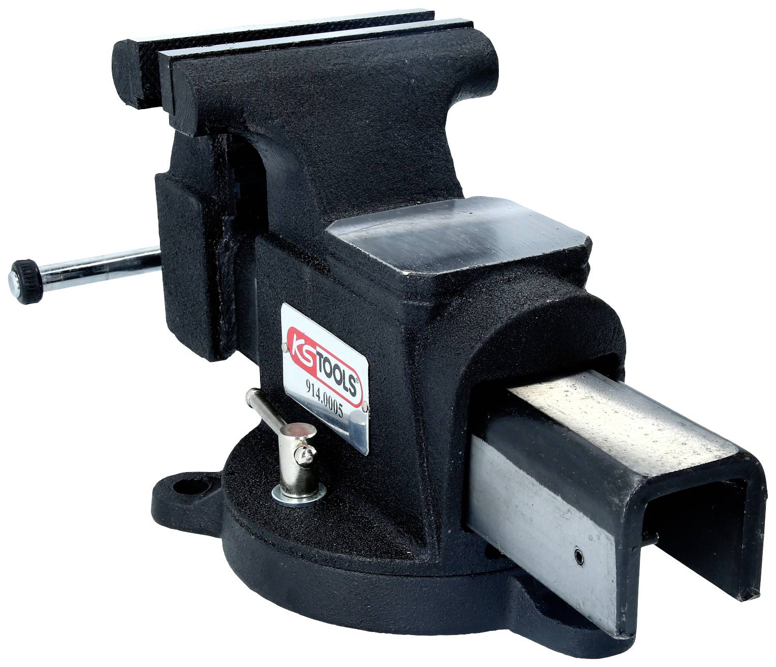 Een bankschroef met een zwarte behuizing en zilveren bekken, gemonteerd op een rond voetstuk, gebruikt voor het vastklemmen van werkstukken.