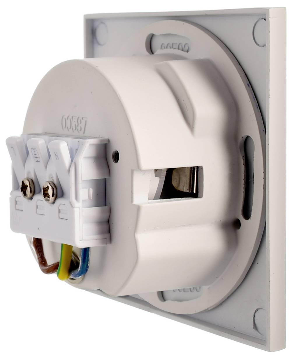 Close-up van een wit elektrisch wandschakelaar- of stopcontactmechanisme met zichtbare bedrading en montageplaat.