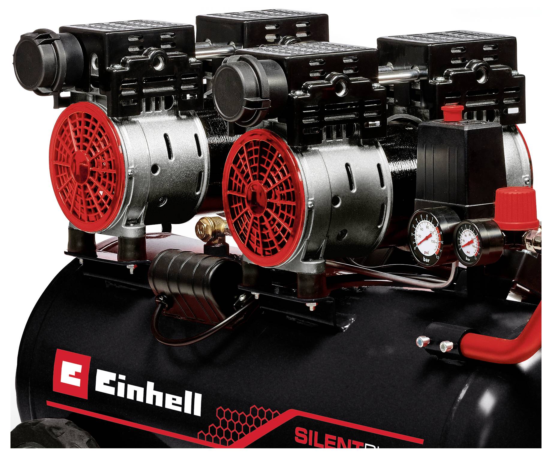 Twee motorpompcompressor met rode ventilatorbehuizingen en manometers op een zwarte Einhell Silent luchttank.