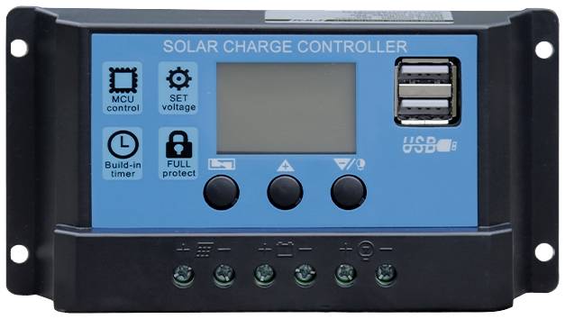Een blauwe solar-laadregelaar met digitaal display, meerdere knoppen en USB-poorten, gebruikt voor het reguleren van zonne-energie.