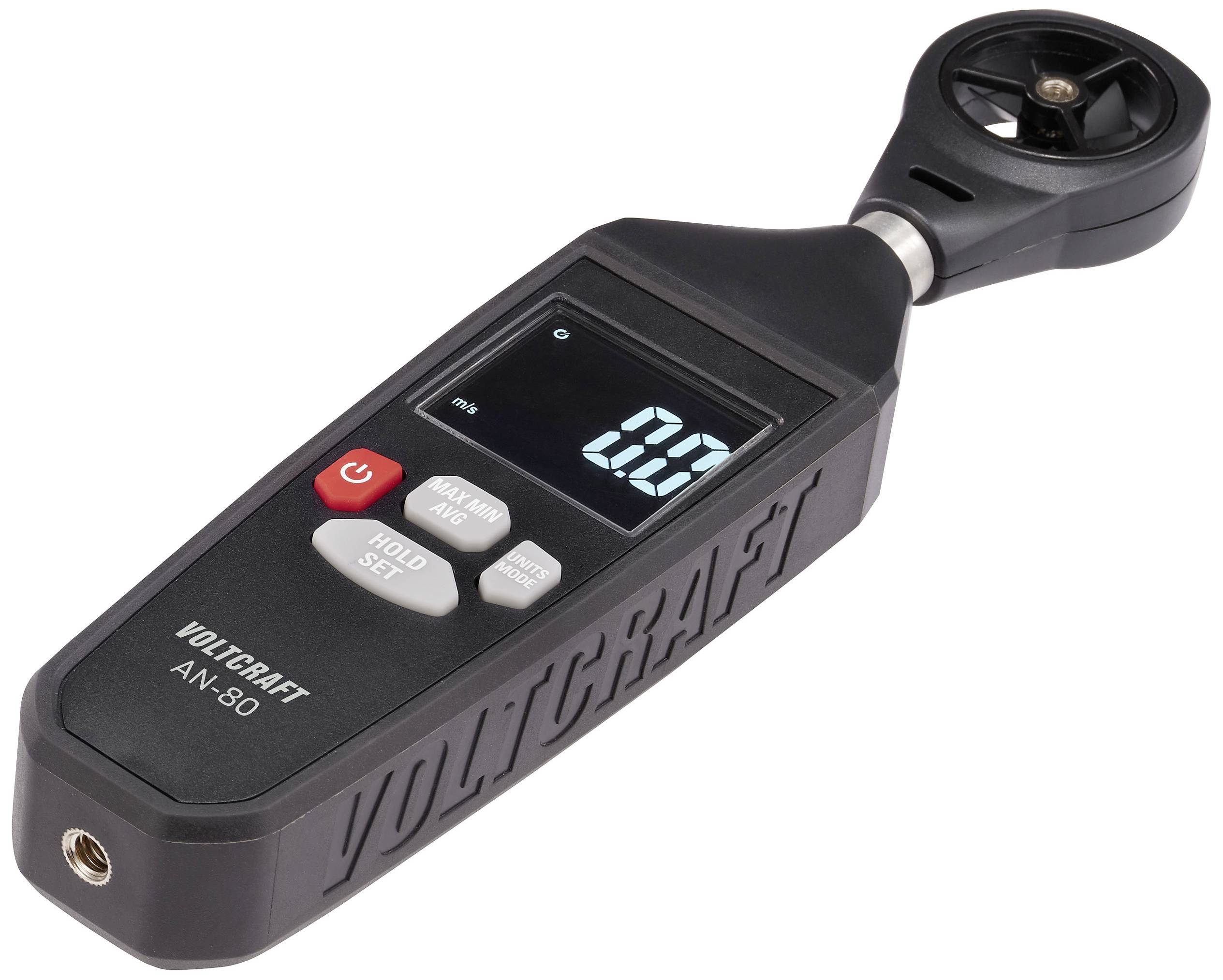 Een digitale anemometer toont een weergave van '0,0'. Het heeft meerdere knoppen en wordt gebruikt voor het meten van windsnelheid.