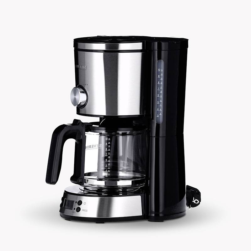 Zwarte filterkoffiemachine met glazen kan en waterstandsindicator, geschikt voor het bereiden van meerdere koppen koffie.