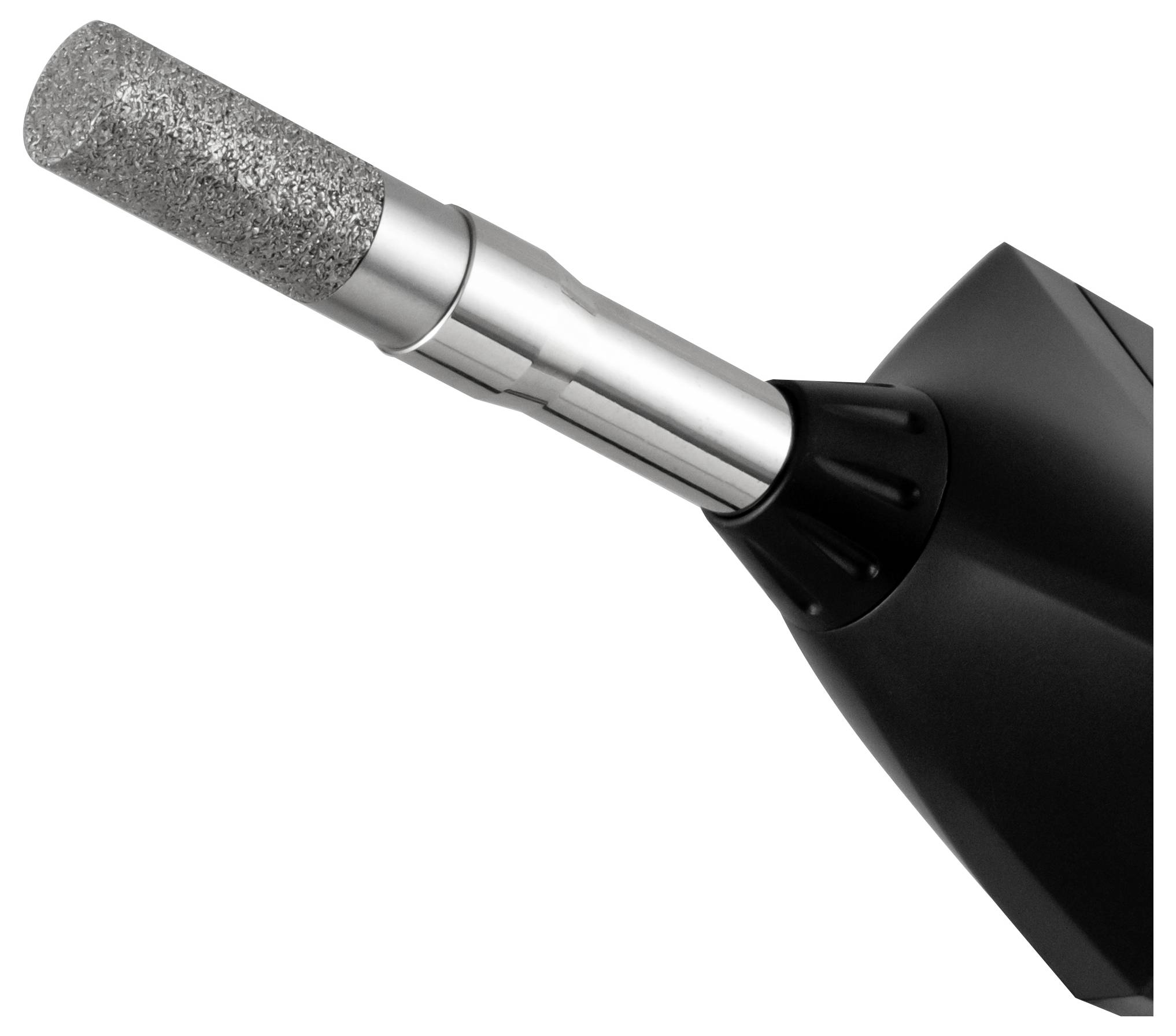 Close-up van een rotatieboor met een cilindrische abrasieve punt en metalen schacht bevestigd aan een zwarte spankop op een witte achtergrond.