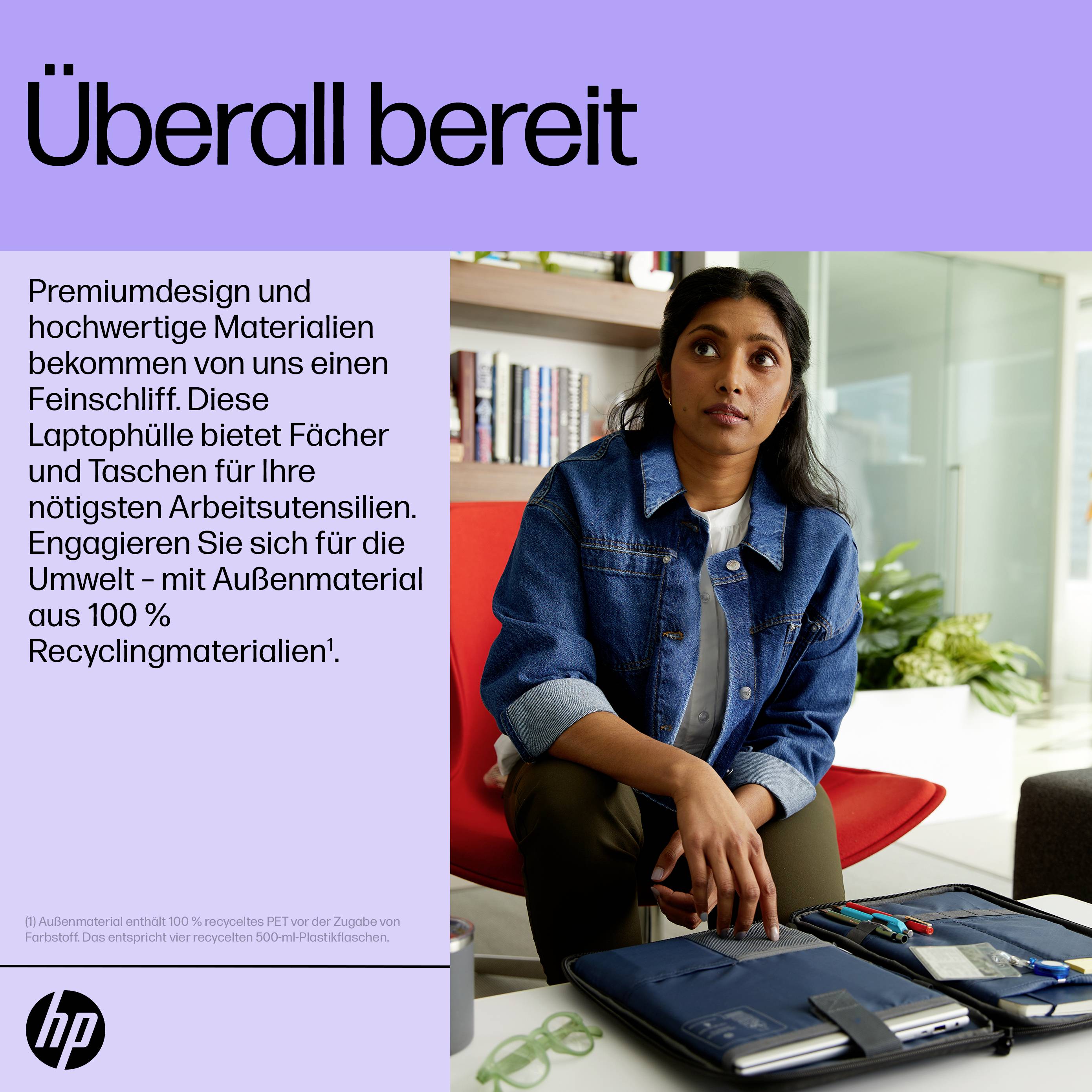 Een vrouw zit op een bank met een laptop. Tekst: 'Overal klaar. Elegant design, hoogwaardige materialen, 100% gerecycled materiaal.'