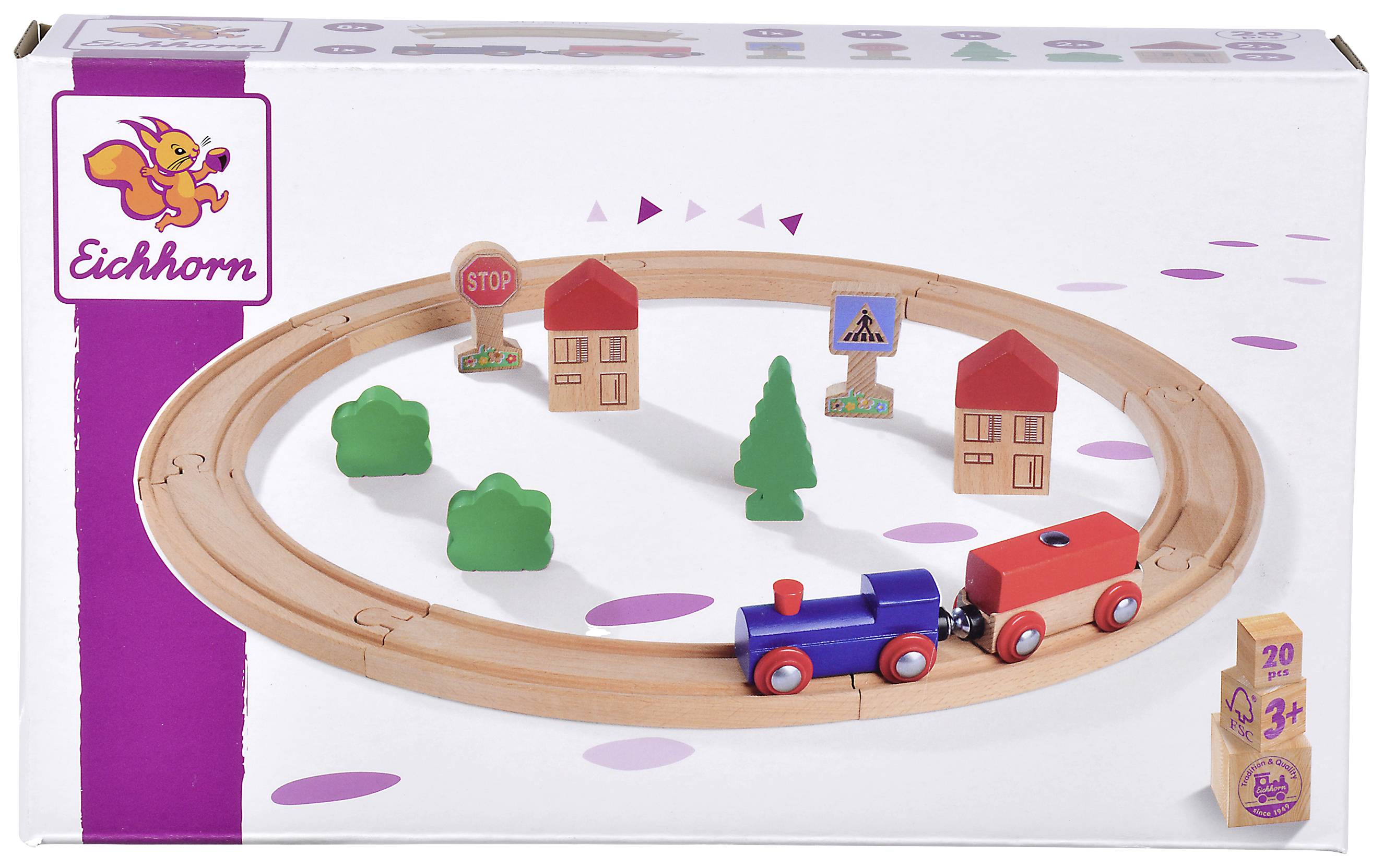 Een houten treinbaan met rails, gekleurde treinen, huizen, bomen en verkeersborden, afgebeeld op een productverpakking.