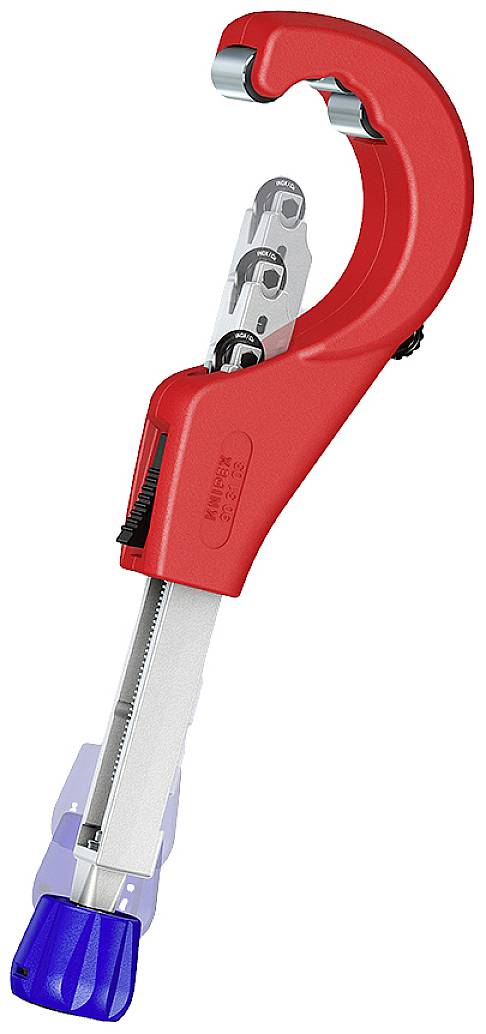 Rood buizenknipper-gereedschap met scherp metalen wiel en blauwe handgreepverstelling, geschikt voor precisieknipwerk in metalen buizen.