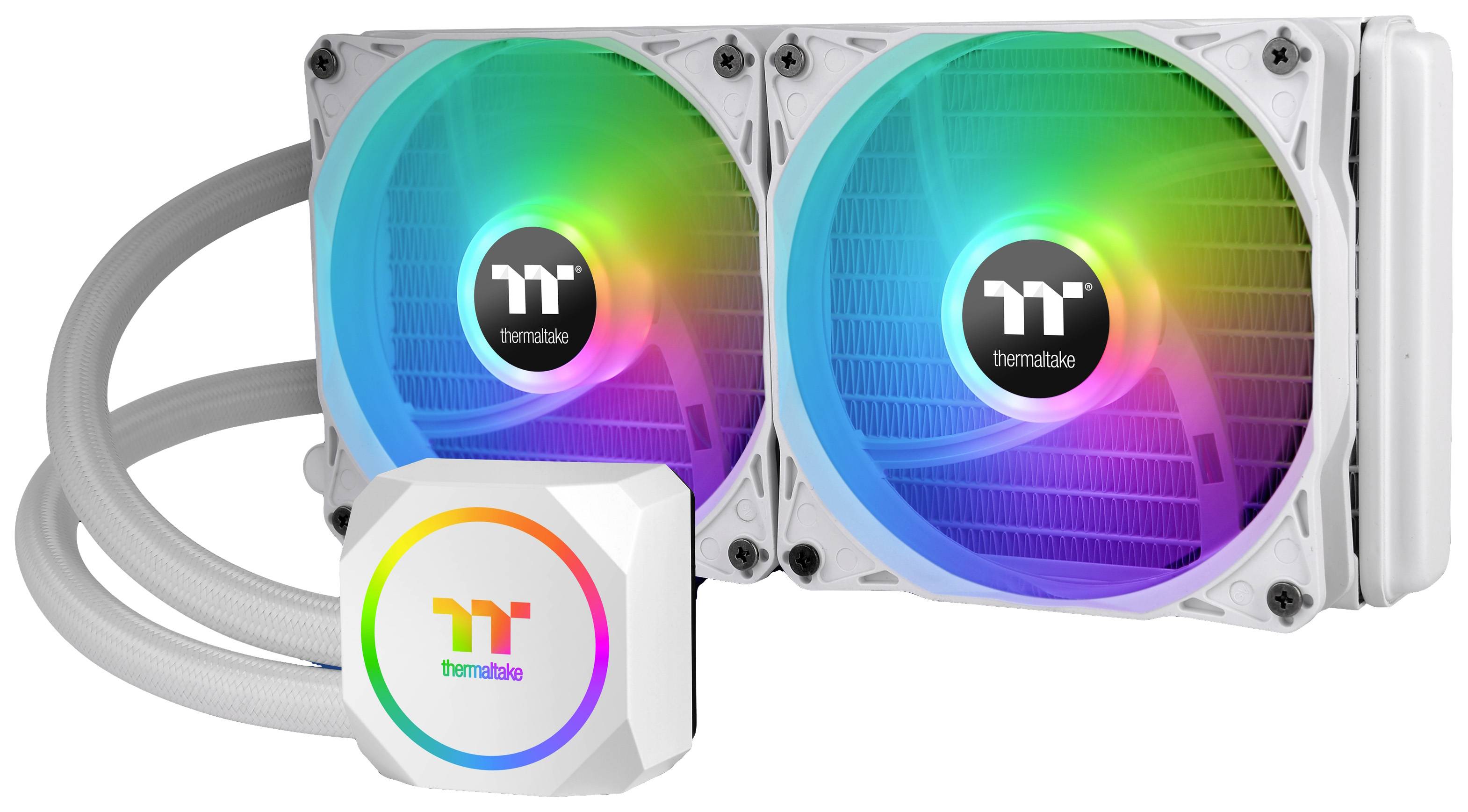 Twee RGB-ventilatoren van een computer-vloeistofkoelsysteem met iriserende kleuren. 'Thermaltake' logo op de koeler en ventilatoren.