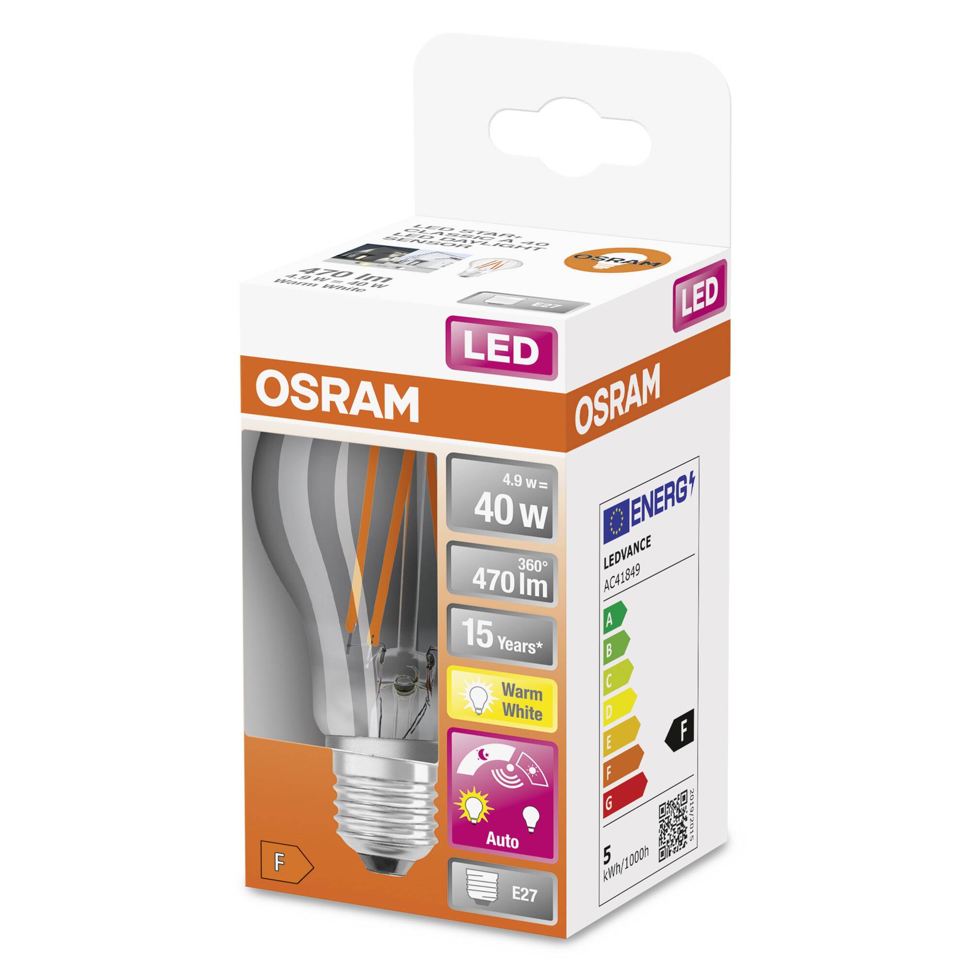 Een OSRAM LED-lamp in verpakking met de volgende specificaties: 4,9 W komt overeen met 40 W, 470 lm, warm wit, Energieklasse F, 15 jaar levensduur.
