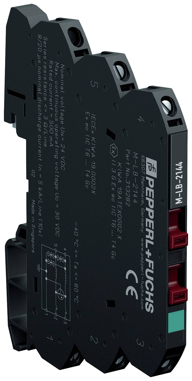 Industrieel scheidingsmodule, zwart met groene opdruk 'Pepperl+Fuchs', ontworpen voor elektrische isolatie en signaalverwerking.