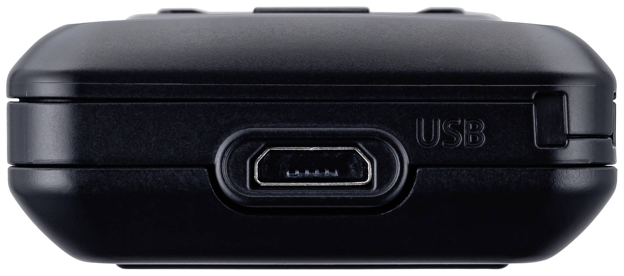 Zwart elektronisch apparaat met een USB-poort in het midden.