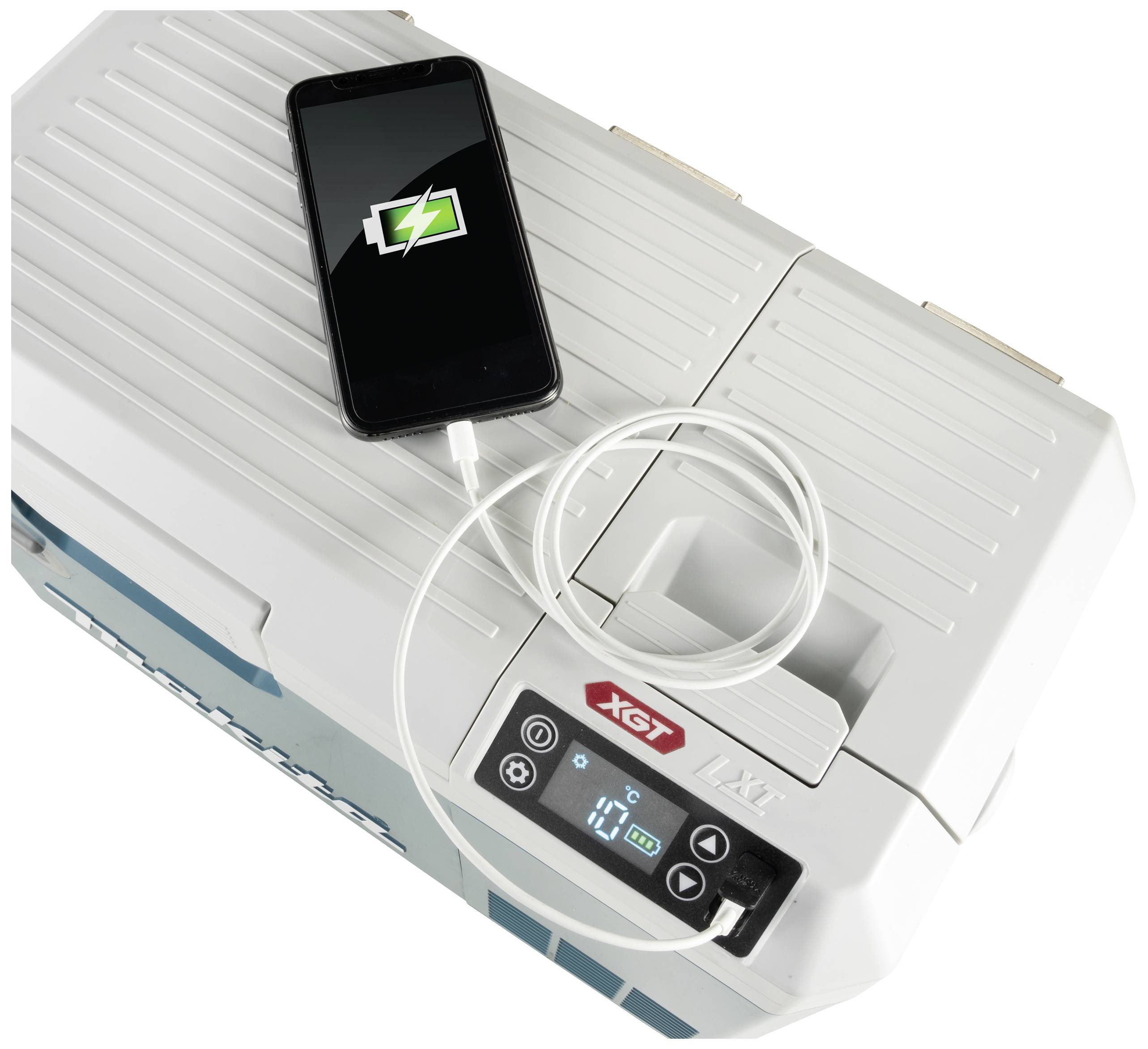 Een smartphone wordt opgeladen aan een wit apparaat. Op het display van de smartphone wordt een laadsymbool weergegeven.