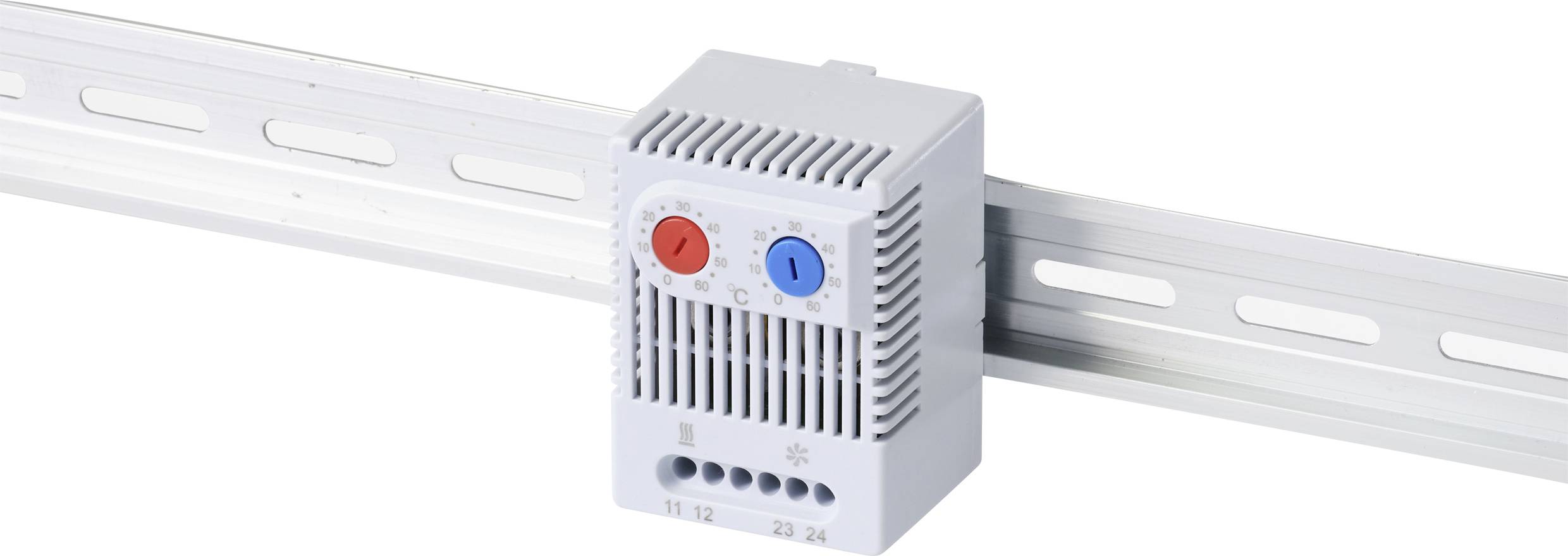 Een rechthoekige behuizing met twee regelaars, gemonteerd op een DIN-rail. Links een rode, rechts een blauwe regelaar.